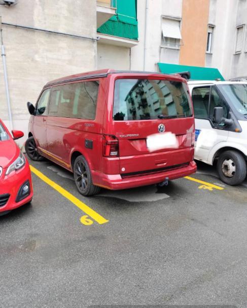 ラ・スペツィアLa Casa Di Ele, Parcheggio Privato Gratuitoアパートメント エクステリア 写真